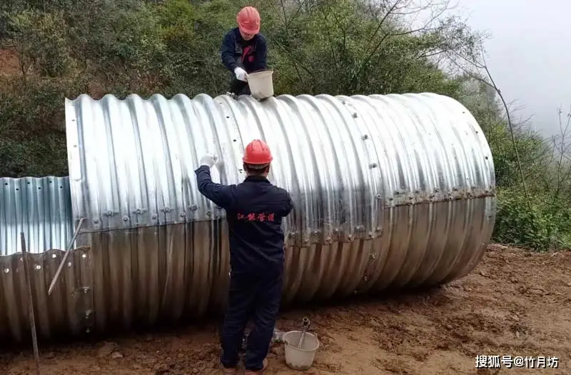 鋼波紋管涵在腐蝕環(huán)境下的耐久性考驗(yàn)：現(xiàn)代防腐技術(shù)如何護(hù)航？